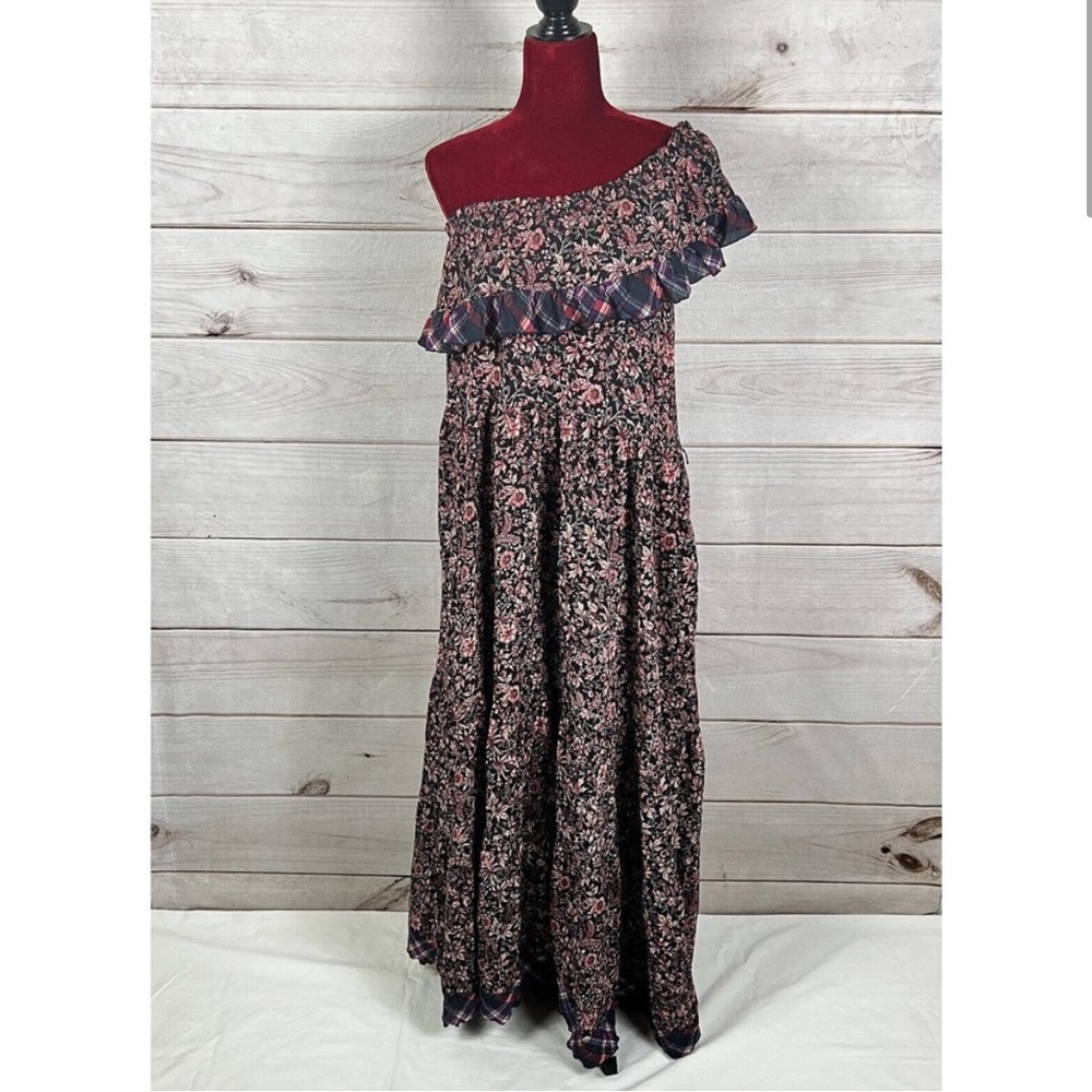 Free People What About Love Maxi Dress Ruffle
One Shoulder size M